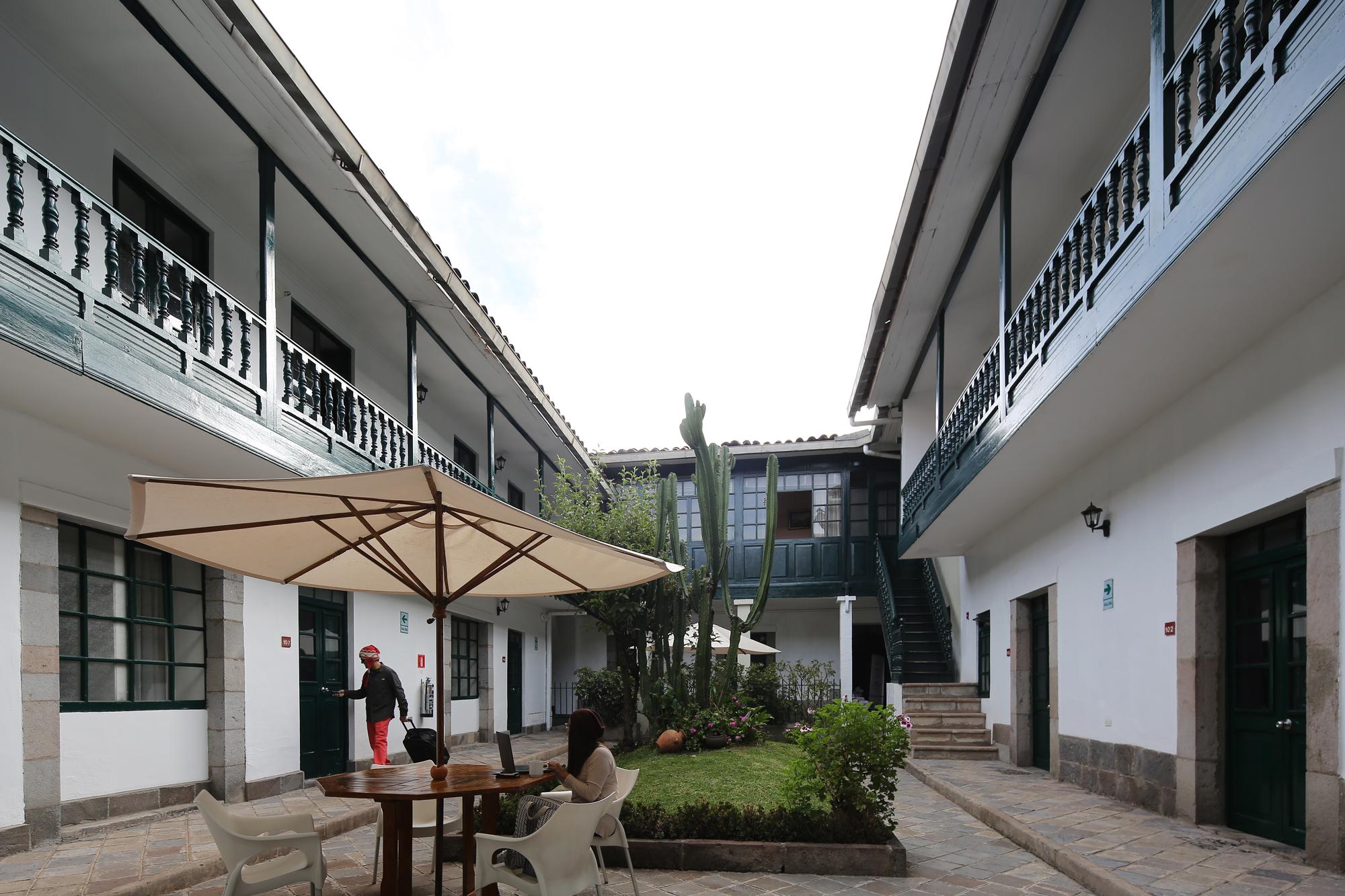 Hotel Raymi 3*